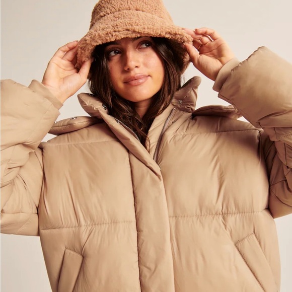 Abercrombie & Fitch Oversized Puffer - Picture 7 of 14